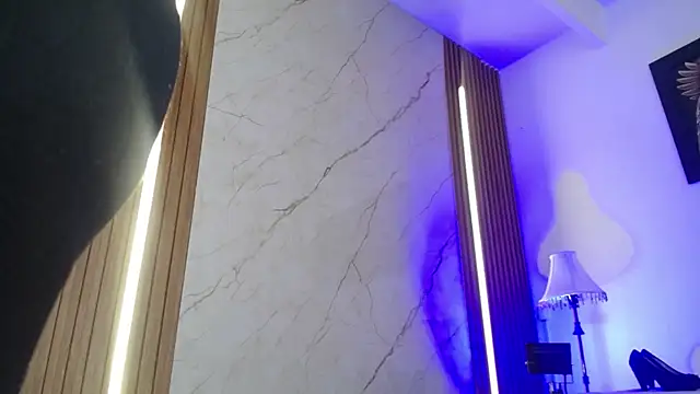 chloe  Jones  online show from January 2026 01:37:02 PM