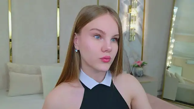 Snapshot of Lili_Lohan chatting on June 2026 05:06:02 AM Lili Lohan online show from June 2026 05:06:02 AM