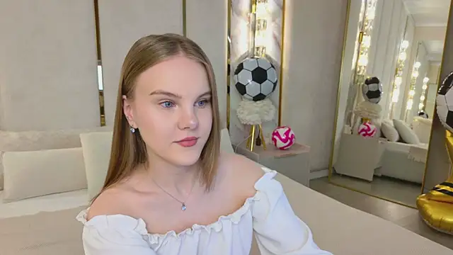Snapshot of Lili_Lohan chatting on July 2026 05:09:02 AM Lili Lohan online show from July 2026 05:09:02 AM