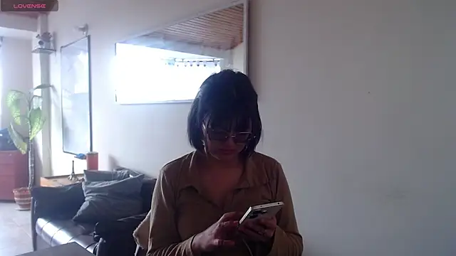 NamiDVelvet online show from October 2025 04:16:01 PM