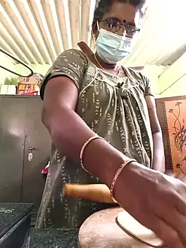 Snapshot of Tamilselviroja- chatting on December 2025 09:16:01 AM Tamilselviroja- online show from December 2025 09:16:01 AM