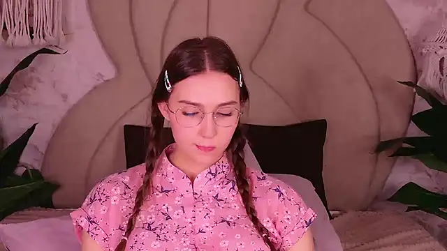 OliviaLay online show from January 2026 12:43:02 PM