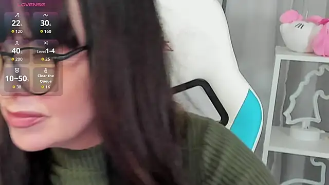 Snapshot of LindaRomero chatting on October 2025 09:07:02 AM LindaRomero online show from October 2025 09:07:02 AM