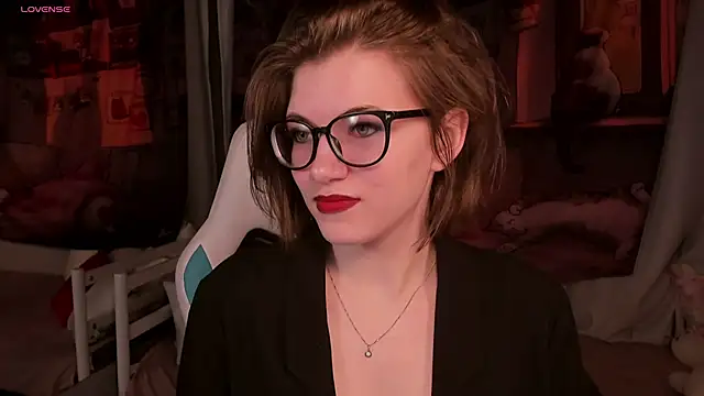 Snapshot of CathyAdams chatting on May 2026 06:42:02 AM CathyAdams online show from May 2026 06:42:02 AM