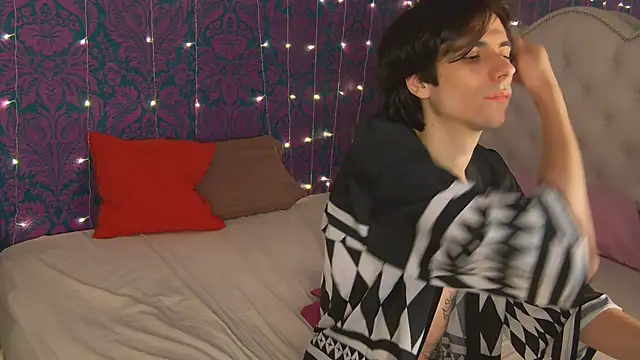 Ellis Rin online show from October 2025 08:57:01 PM