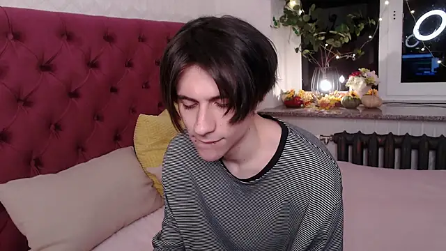 Ellis Rin online show from November 2025 08:41:02 PM