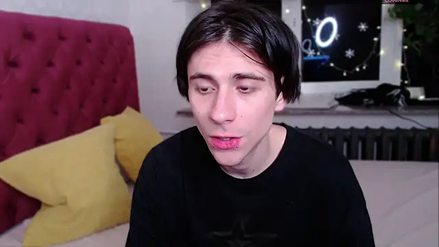 Ellis Rin online show from December 2025 07:56:02 PM