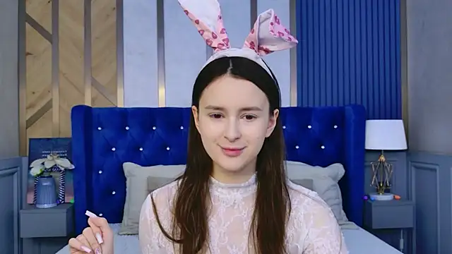 EvaSwen online show from April 2026 10:57:01 AM