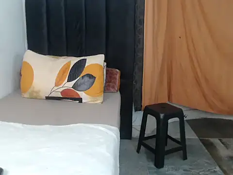 Black-RoseX online show from November 2025 04:29:02 PM