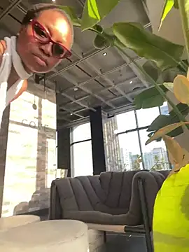 Snapshot of tia___fox chatting on February 2026 09:41:01 PM tia fox online show from February 2026 09:41:01 PM