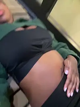 Snapshot of tia___fox chatting on February 2026 07:29:01 PM tia fox online show from February 2026 07:29:01 PM