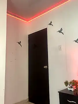 miss  caroline online show from November 2025 02:10:02 AM