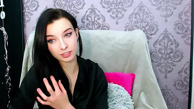 DominantLuna online show from December 2025 08:29:01 PM