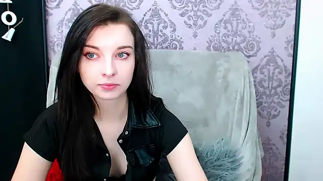 DominantLuna online show from February 2026 03:50:01 PM