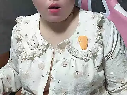 Snapshot of Sunna104 chatting on March 2026 05:13:01 AM Sunna104 online show from March 2026 05:13:01 AM