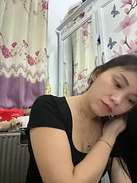 Snapshot of Ami-mi00 chatting on October 2025 12:33:01 PM Ami-mi00 online show from October 2025 12:33:01 PM