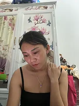 Snapshot of Ami-mi00 chatting on October 2025 05:36:02 PM Ami-mi00 online show from October 2025 05:36:02 PM