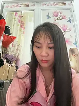Snapshot of Ami-mi00 chatting on October 2025 04:18:01 PM Ami-mi00 online show from October 2025 04:18:01 PM