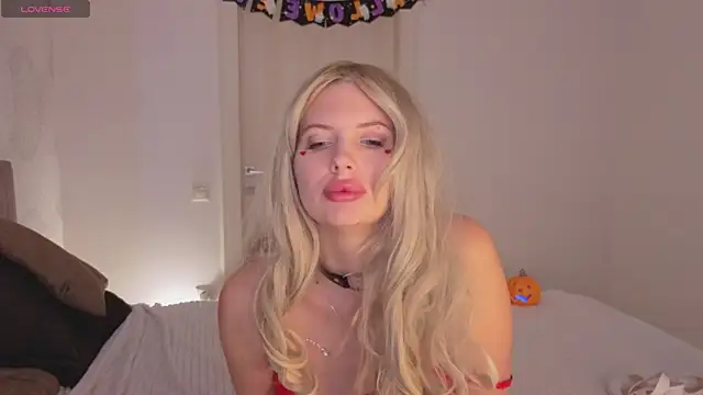 SweetCherryBlonde online show from November 2025 08:59:01 AM