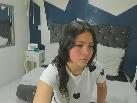 lola cook online show from November 2025 08:18:02 PM