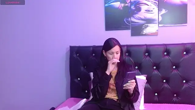 Jazmin ny online show from October 2025 01:51:01 PM