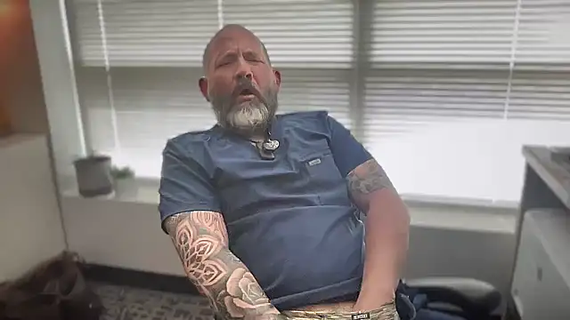 fuckadilf online show from April 2026 07:27:01 PM