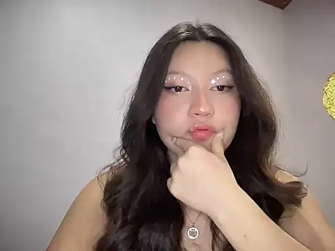 Snapshot of Rachel_James__ chatting on October 2025 04:02:02 AM Rachel James   online show from October 2025 04:02:02 AM