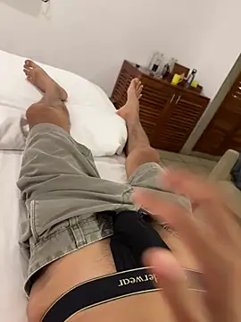 HenryLee1983-cums online show from April 2026 02:10:01 PM