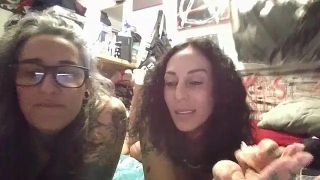 Snapshot of inkdhollow1 chatting on April 2026 02:06:01 AM inkdhollow1 online show from April 2026 02:06:01 AM