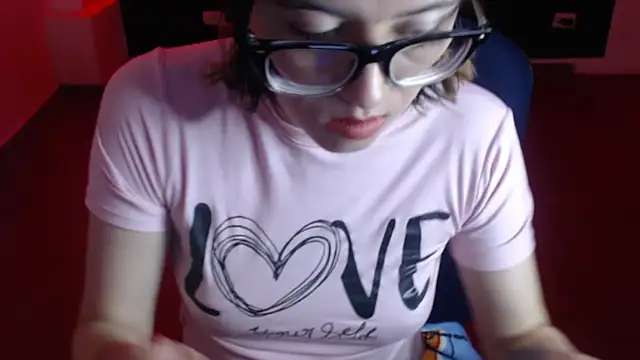 cristal hills 19 online show from February 2026 05:31:01 PM