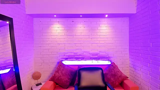 VenusCooper online show from November 2025 07:24:01 PM