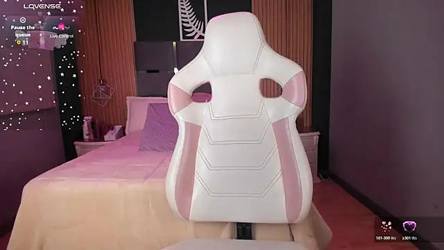 Snapshot of Emily_Roberts9 chatting on October 2025 11:22:01 AM Emily Roberts9 online show from October 2025 11:22:01 AM