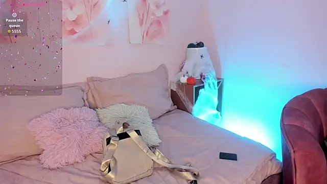 Snapshot of Nikolbrice chatting on October 2025 06:59:01 PM Nikolbrice online show from October 2025 06:59:01 PM