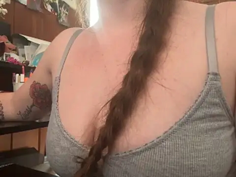 Snapshot of Lil_Mama17 chatting on April 2026 03:50:01 PM Lil Mama17 online show from April 2026 03:50:01 PM