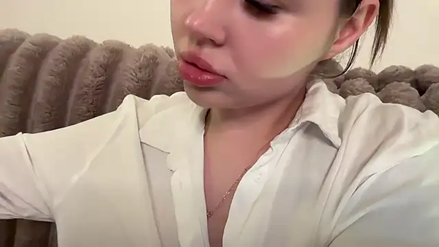 Snapshot of AlmaryKim chatting on June 2026 08:04:01 PM AlmaryKim online show from June 2026 08:04:01 PM
