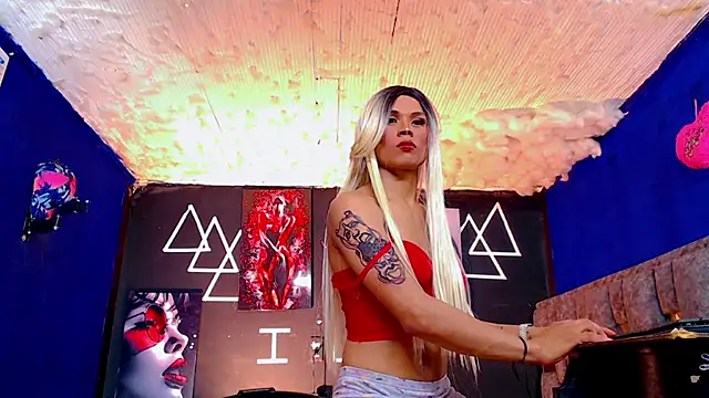 Fersexy Dolls online show from October 2025 02:47:02 AM