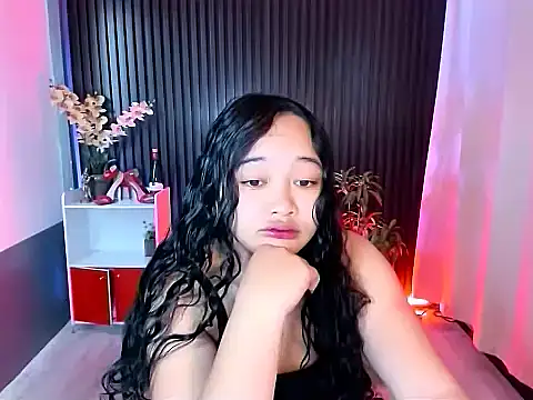 UrFavouriteCravings online show from November 2025 12:31:02 AM