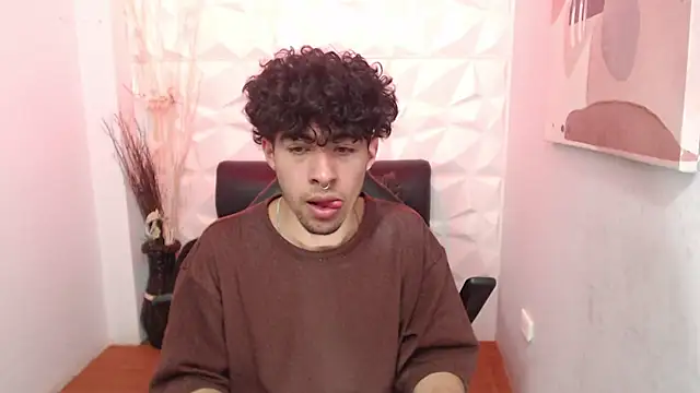 Liil boy online show from October 2025 03:47:02 AM