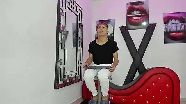 VERY HOT GUYS online show from November 2025 01:28:02 AM