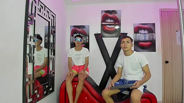 VERY HOT GUYS online show from November 2025 02:34:02 AM