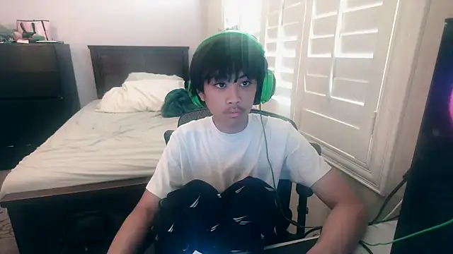 youngasianboy2007 online show from October 2025 04:20:02 PM