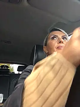 KirraWhite online show from October 2025 06:52:02 AM