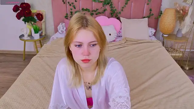 Stellahaart online show from October 2025 05:05:01 AM