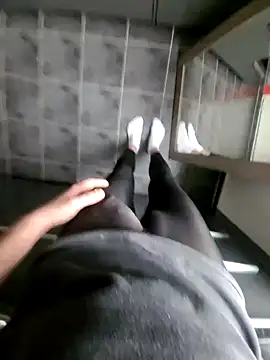 rezzzze online show from November 2025 08:35:02 AM