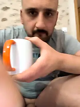 fred77183 online show from December 2025 04:27:01 PM