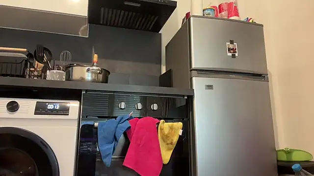 nanaisbackk online show from November 2025 08:13:01 AM