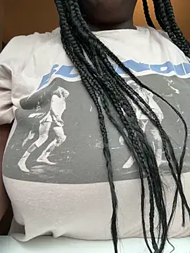 nanaisbackk online show from November 2025 01:33:02 PM