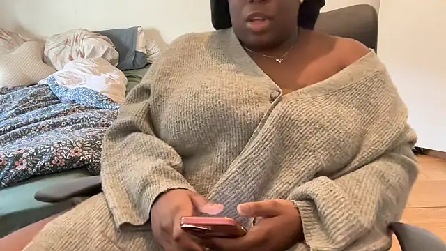 nanaisbackk online show from February 2026 09:28:01 AM