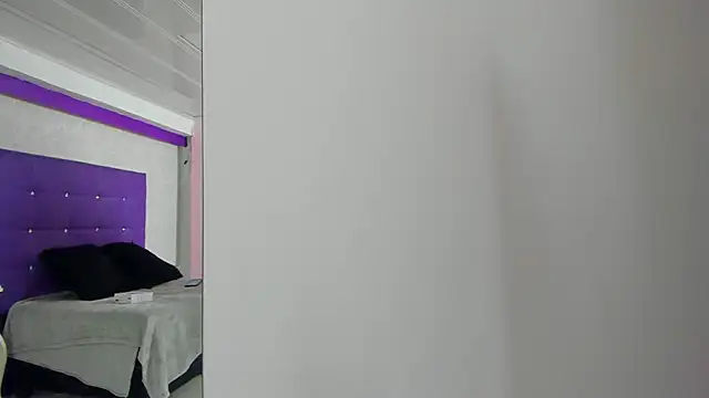 LeaMoreau22 online show from November 2025 11:56:02 AM