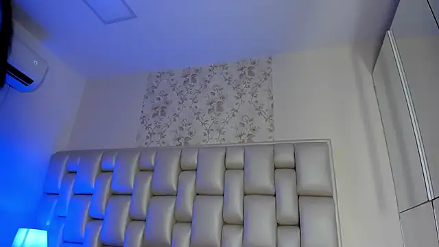 Peyton louise online show from November 2025 05:24:01 PM